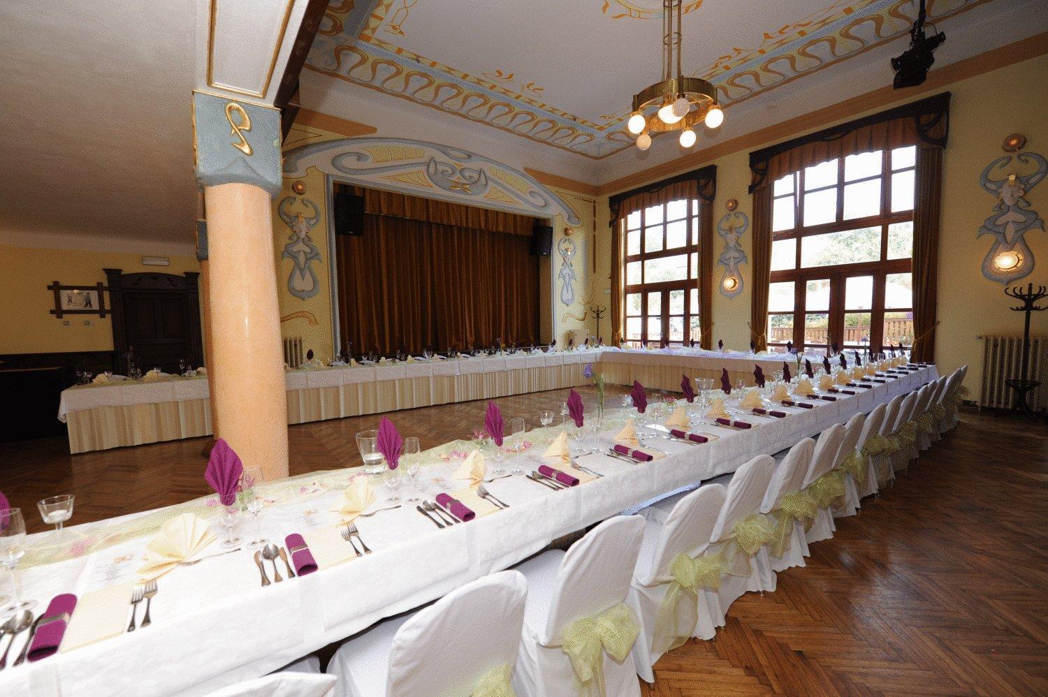 Nepomuk Hotel U Zeleneho Stromu מראה חיצוני תמונה