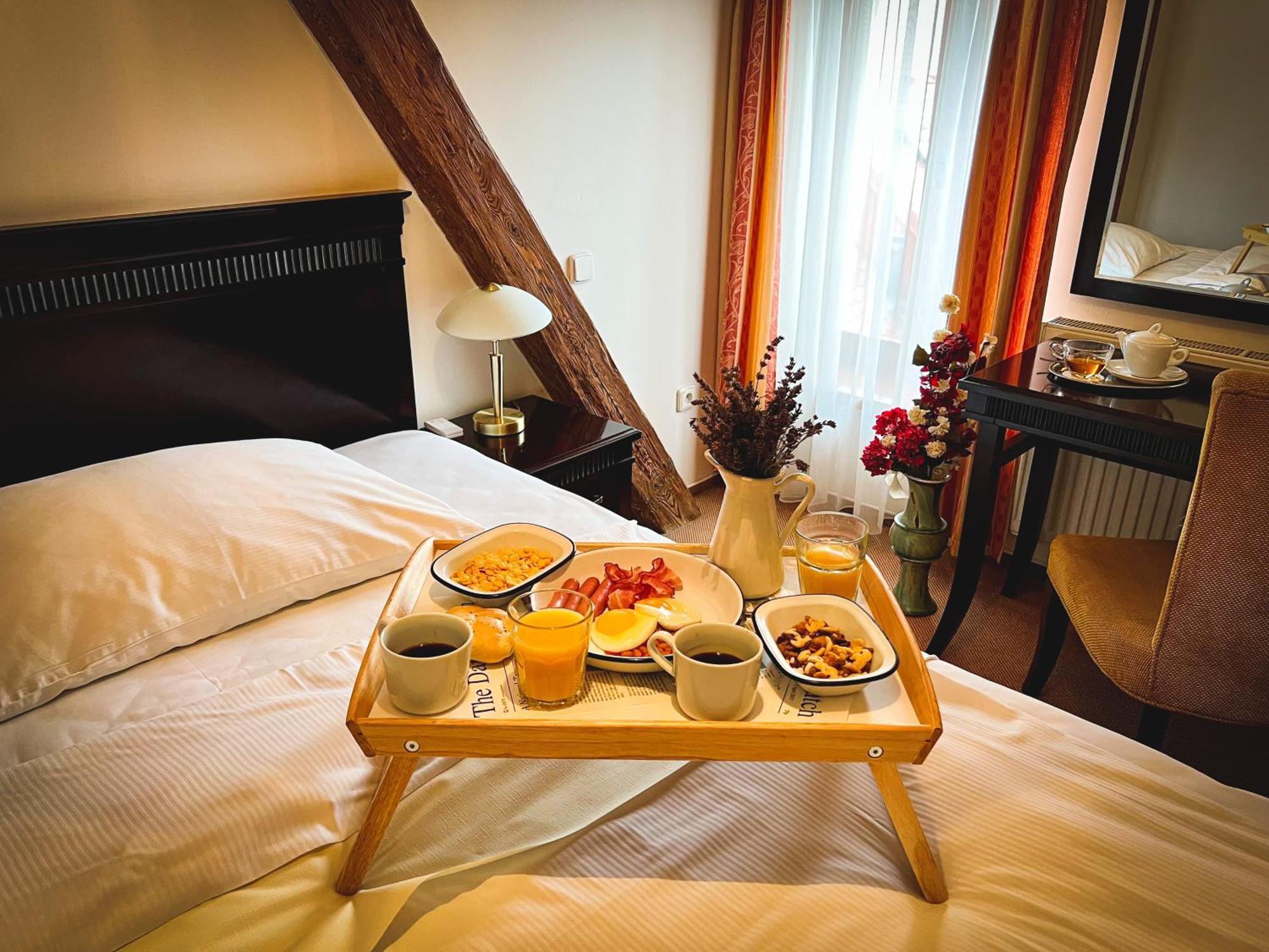 Nepomuk Hotel U Zeleneho Stromu מראה חיצוני תמונה