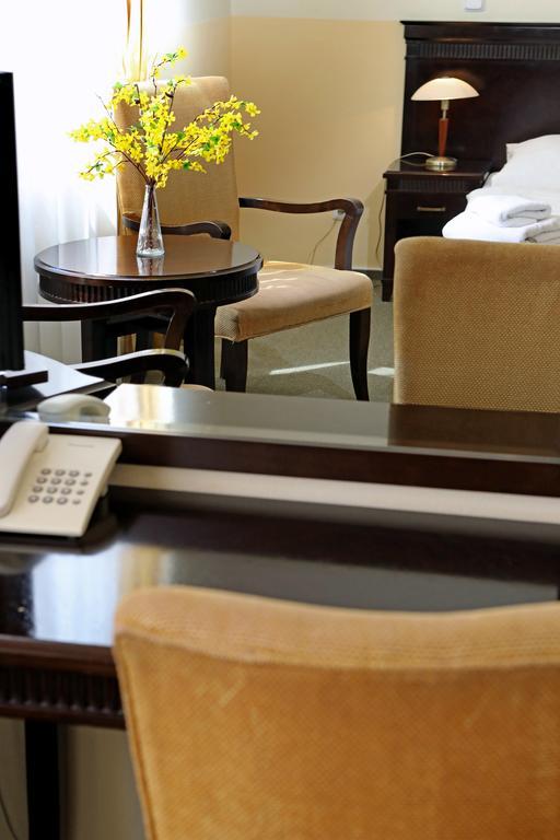 Nepomuk Hotel U Zeleneho Stromu מראה חיצוני תמונה