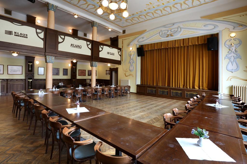 Nepomuk Hotel U Zeleneho Stromu מראה חיצוני תמונה